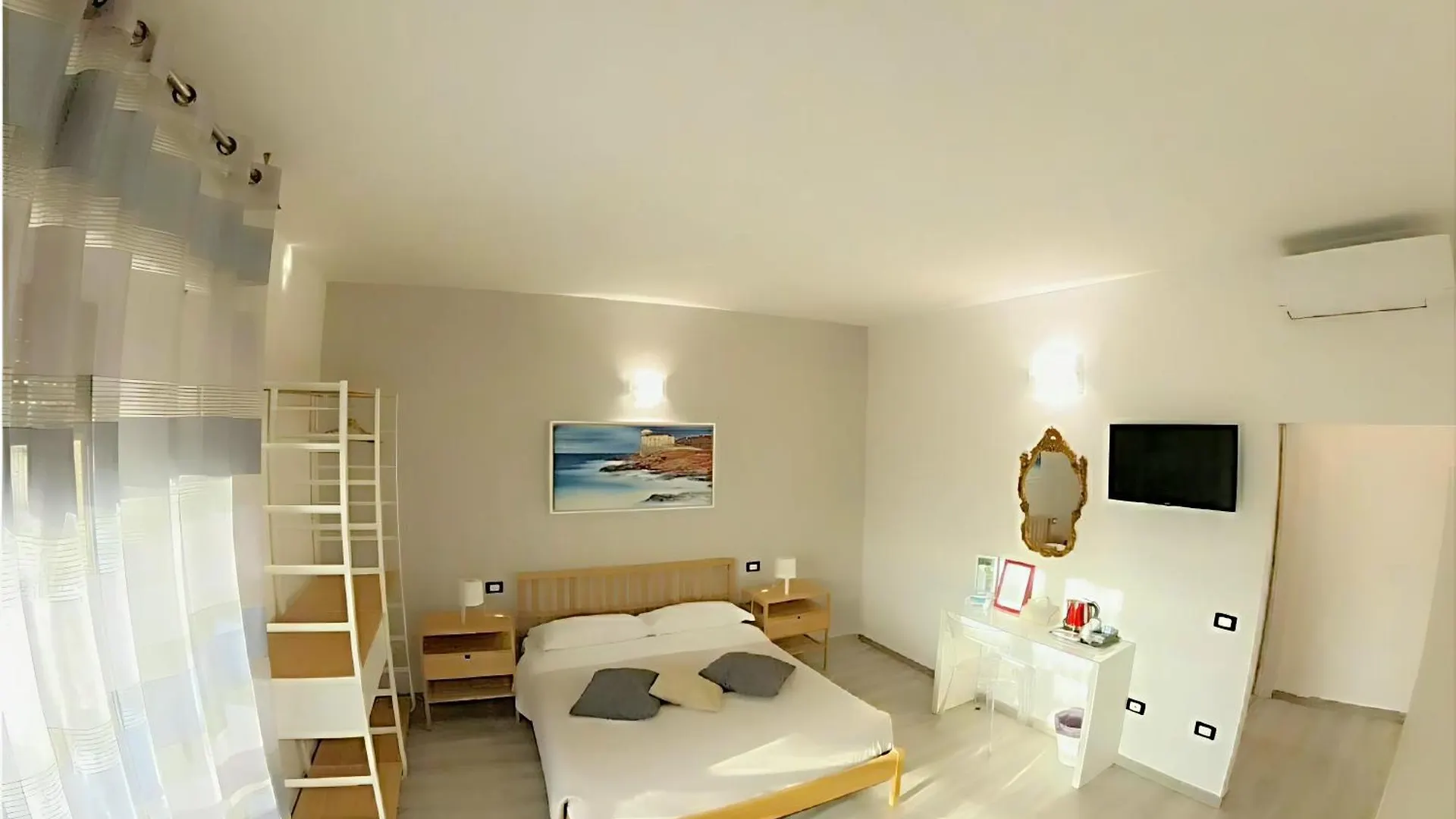 Attico Livorno Bed & Relax Hotel 0*,  Italië