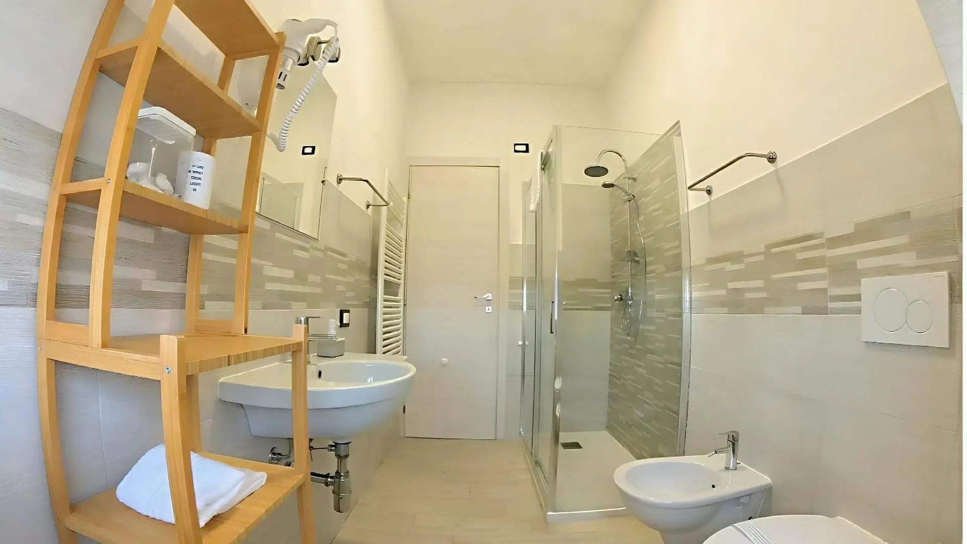 Gasthuis Attico Livorno Bed & Relax Hotel